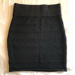 Short pencil skirt